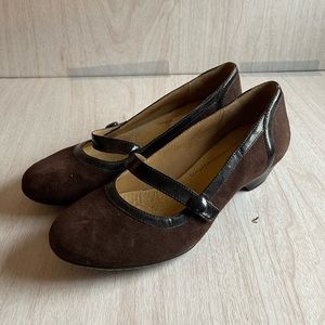 Softspots Leather Suede Kitten Heels Size 8